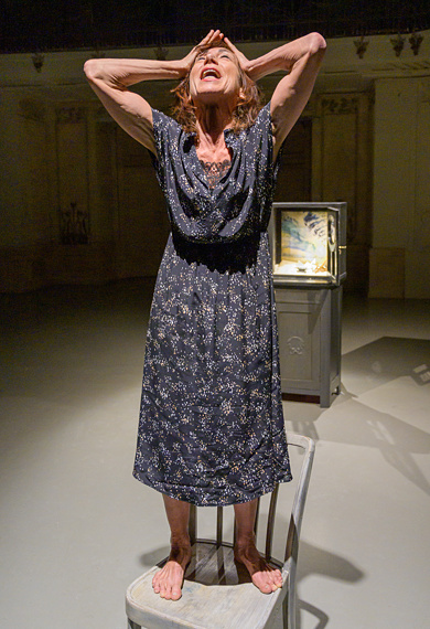 Andrea Eckert in Rose